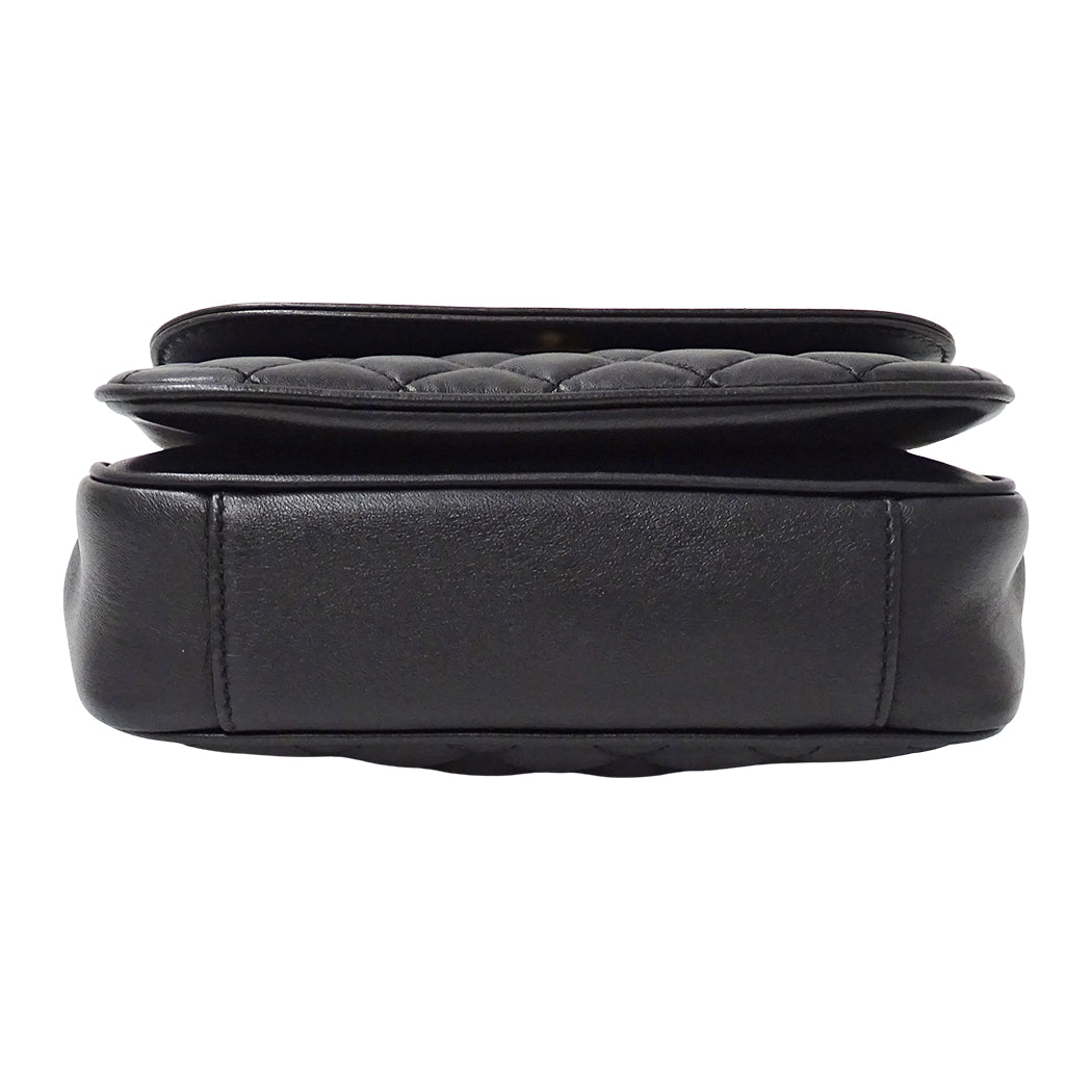 CHANEL シャネル ショルダーバッグ マトラッセ ブラック ゴールド金具 ラムスキン レディース 【中古】