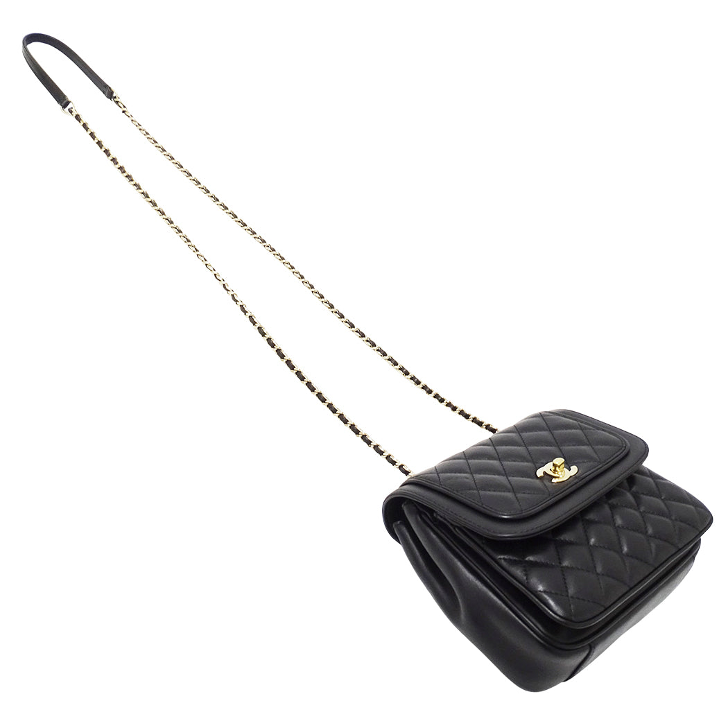 CHANEL シャネル ショルダーバッグ マトラッセ ブラック ゴールド金具 ラムスキン レディース 【中古】
