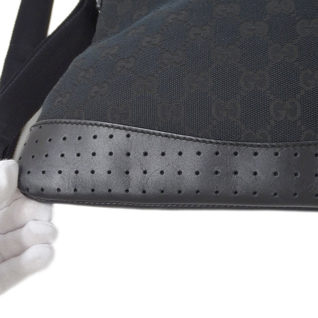 GUCCI グッチ ショルダーバッグ ブラック 145857 GGキャンバス レディース メンズ 【中古】